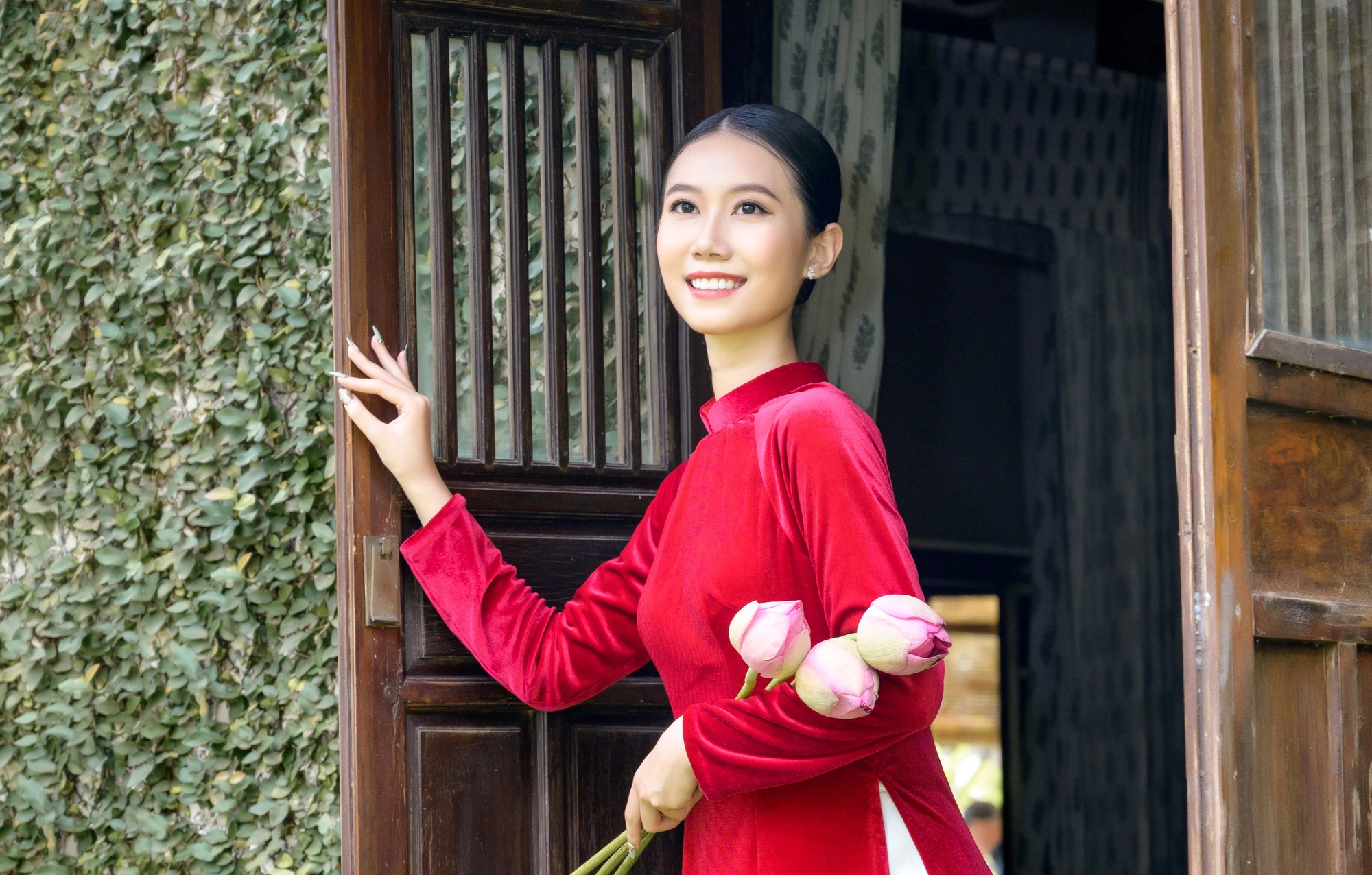 &quot;Soi&quot; học vấn của ứng viên nặng ký Miss Grand Vietnam 2023: Học 2 trường ĐH, 16 tuổi đã đạt giải thưởng lớn - Ảnh 1.
