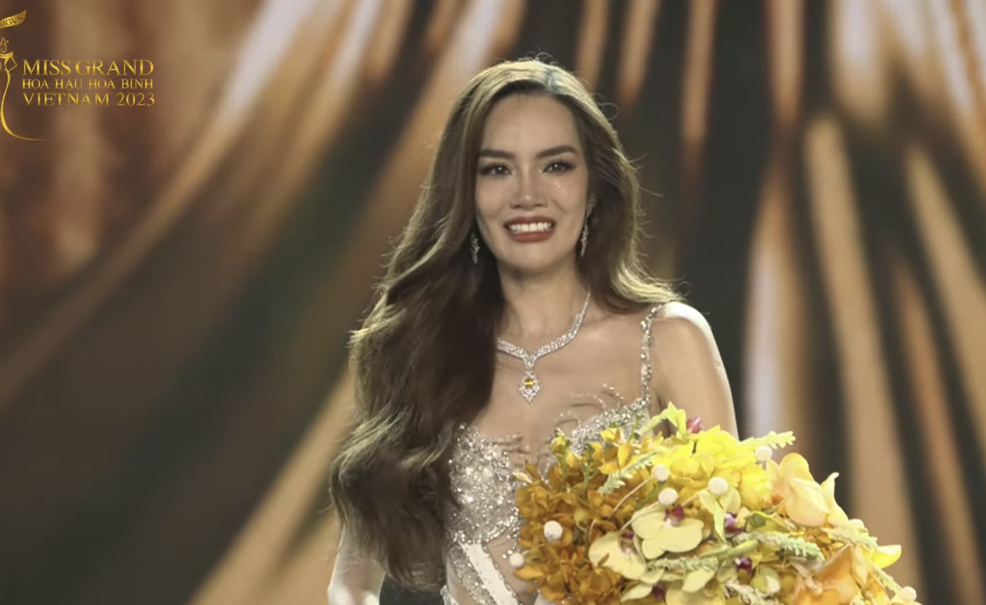 Lê Hoàng Phương chính thức đăng quang Miss Grand Vietnam 2023 - Ảnh 1.