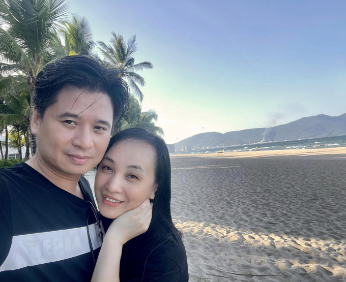 Nàng &quot;Thị Mầu&quot; được phong NSƯT trẻ nhất nhì Việt Nam: 20 năm sống hạnh phúc bên chồng là nam ca sĩ nổi tiếng - Ảnh 2.