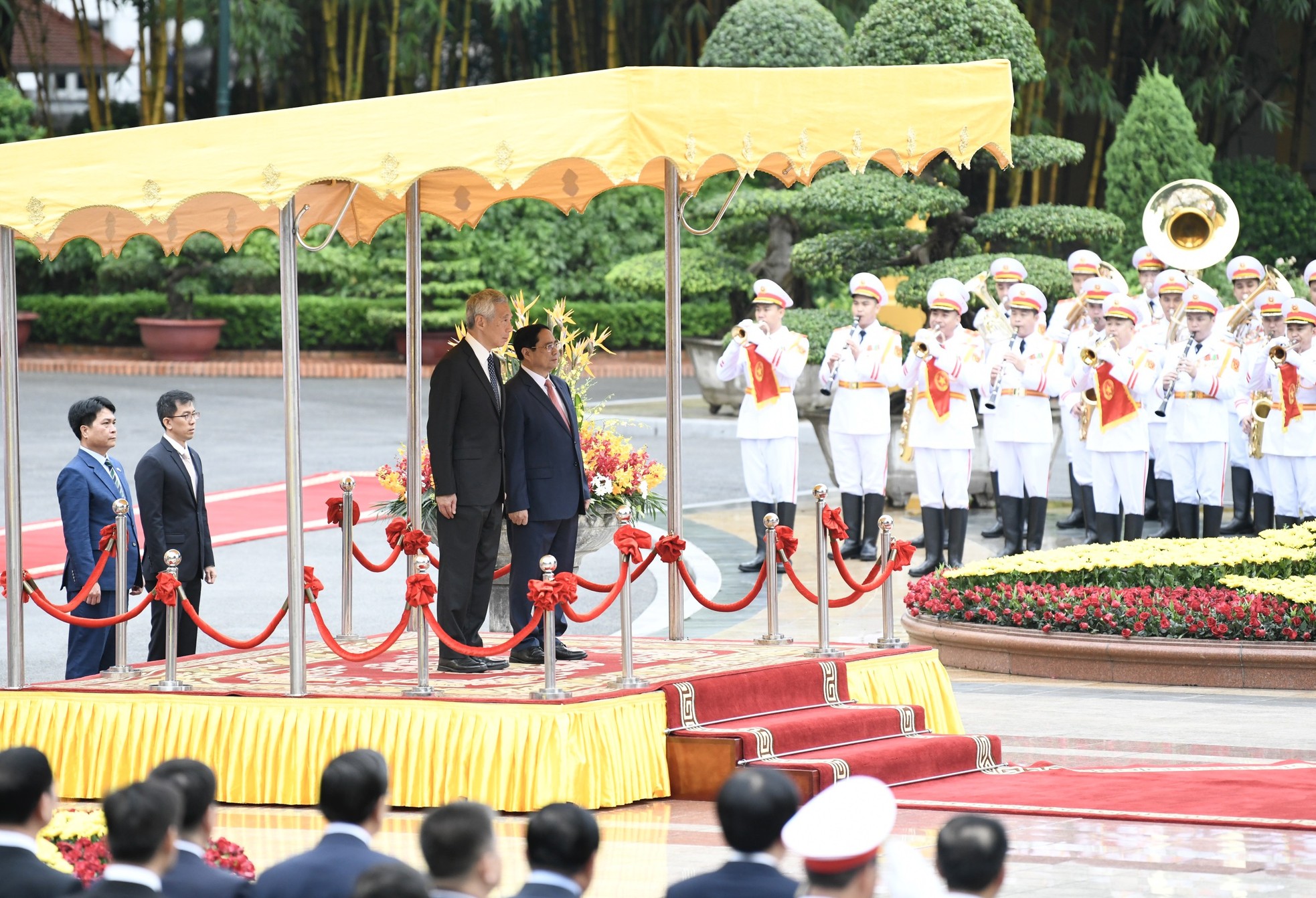 Thủ tướng Phạm Minh Chính chủ trì lễ đón Thủ tướng Singapore Lý Hiển Long - Ảnh 5.