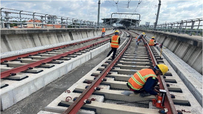 Tất bật cho sự kiện diễn ra trong ngày mai của tuyến metro số 1 - Ảnh 6.