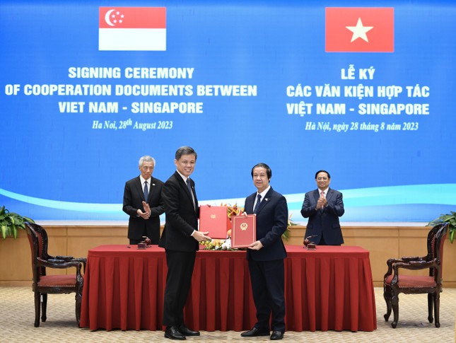 Việt Nam – Singapore ký 7 thỏa thuận hợp tác - Ảnh 1.