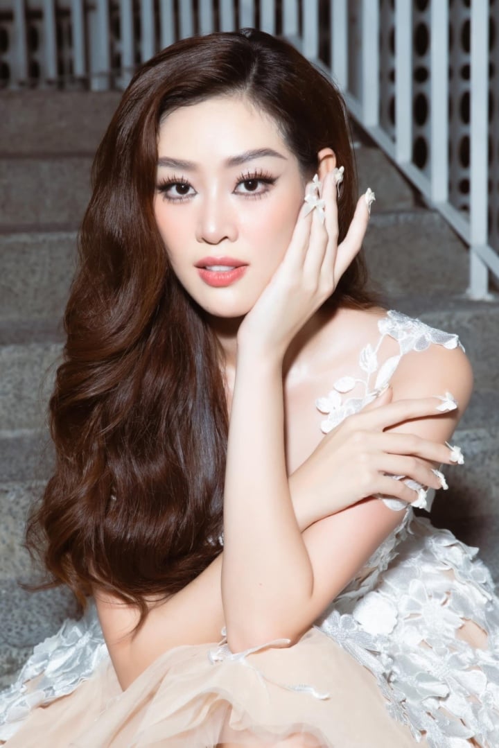 Hoa hậu Khánh Vân khoe tủ đồ hàng hiệu, fan trầm trồ, xuýt xoa