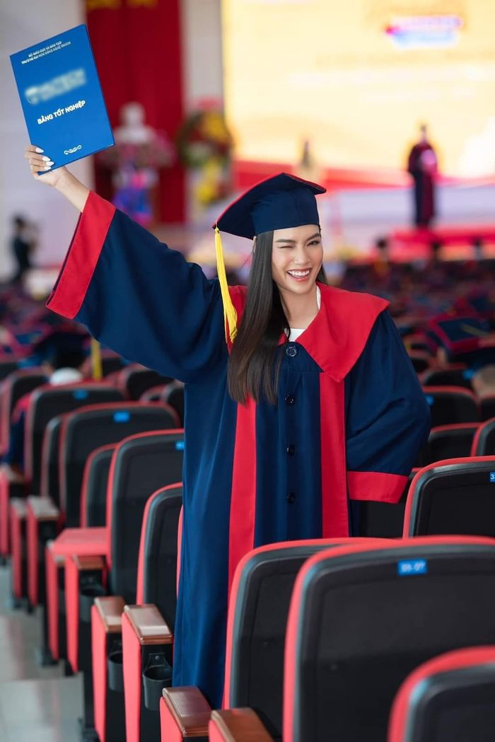Học vấn top 3 Miss Grand Việt Nam 2023: Tân Hoa hậu từng trượt đại học, Á hậu 2 có thành tích học tập &quot;khủng&quot; - Ảnh 5.