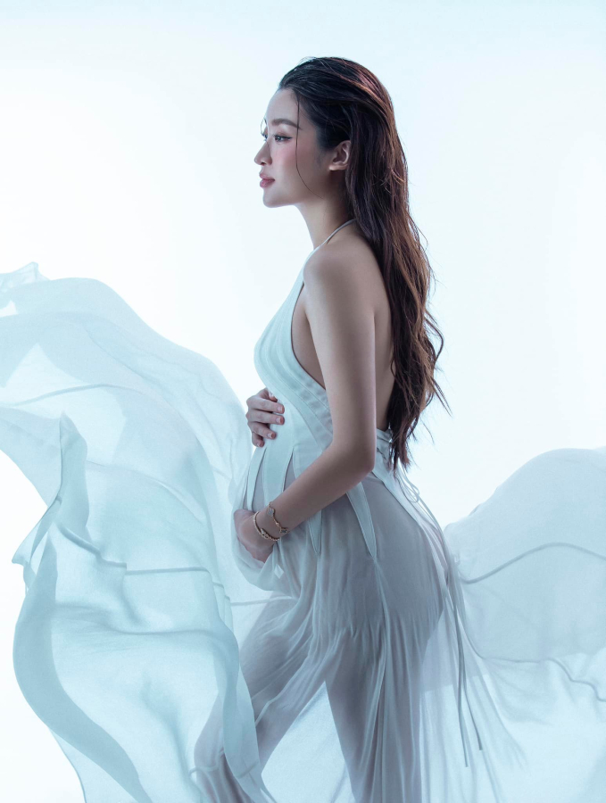 Hoa hậu Đỗ Mỹ Linh lần đầu công bố ảnh mang thai con đầu lòng: Nhan sắc phu nhân hào môn đỉnh chóp! - Ảnh 4.