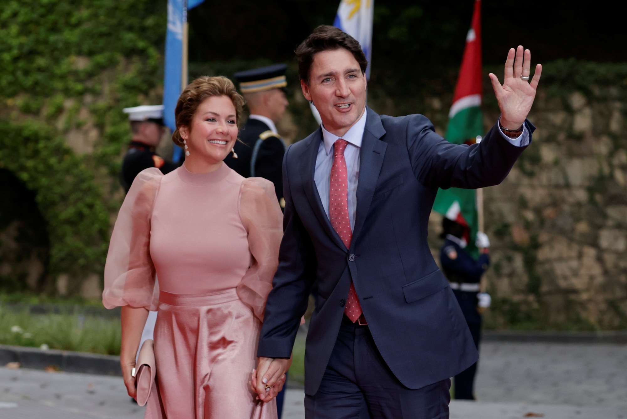 Vợ chồng Thủ tướng Canada bất ngờ thông báo ly thân - Ảnh 1.