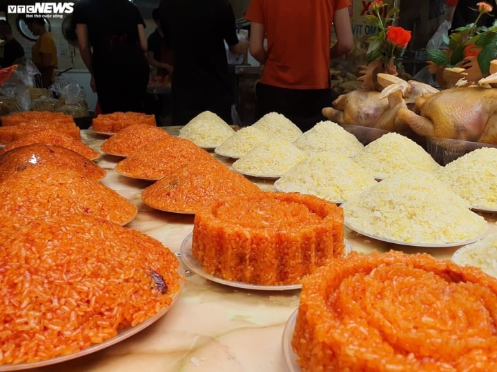 Đủ món hàng bắt mắt tại chợ nhà giàu Hà Nội ngày Rằm tháng Bảy - Ảnh 8.