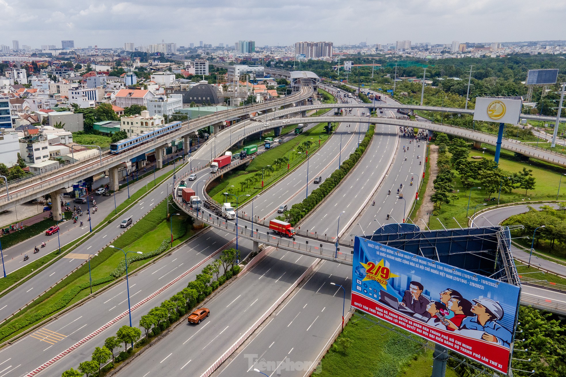 Những cung đường tàu Metro số 1 đi qua - Ảnh 16.