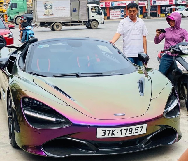 Siêu xe McLaren gần 20 tỷ xuất hiện ở Nghệ An, lộ diện đại gia bắt tay với 'ông trùm sales Mercedes' - Ảnh 2.