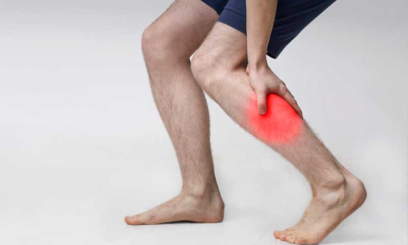 Khi cholesterol ‘xâm chiếm’ động mạch, chân có thể phát ra dấu hiệu này - Ảnh 2.