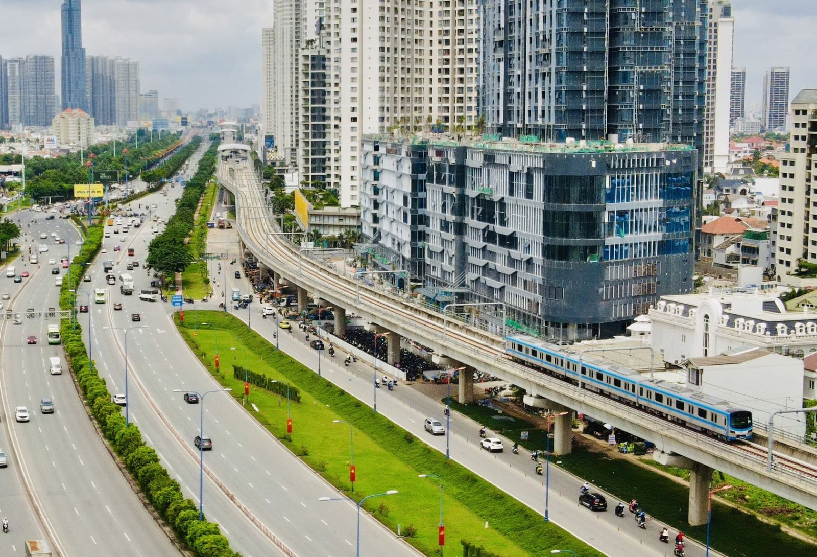 TP Hồ Chí Minh: Đầu tư 75.000 tỷ đồng làm những dự án giao thông trọng điểm - Ảnh 1.