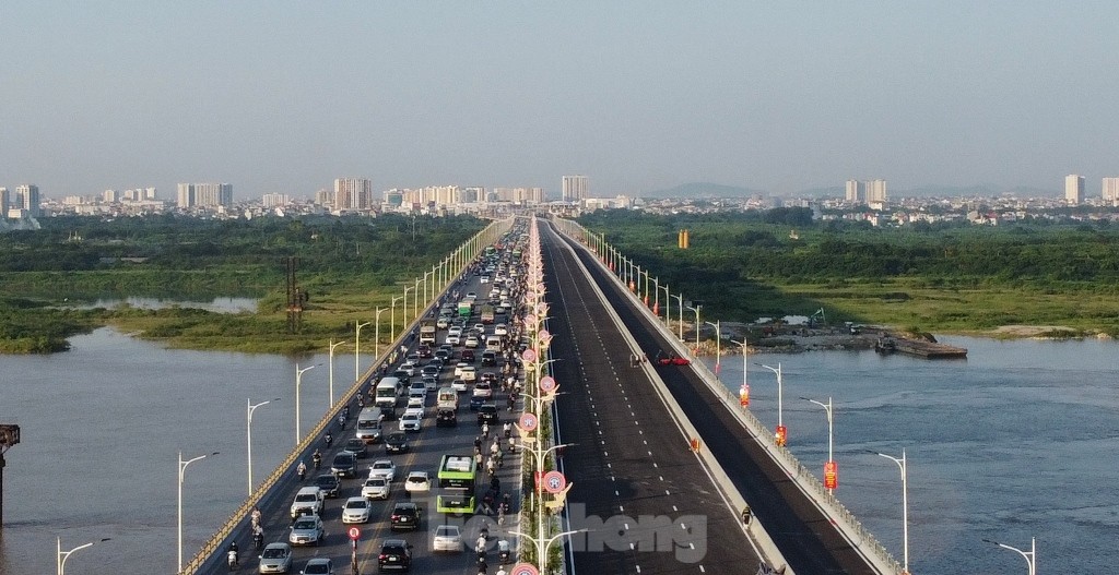 Vì sao cầu Vĩnh Tuy 2 thông xe xong phải đóng lại, phương tiện chưa thể di chuyển? - Ảnh 4.