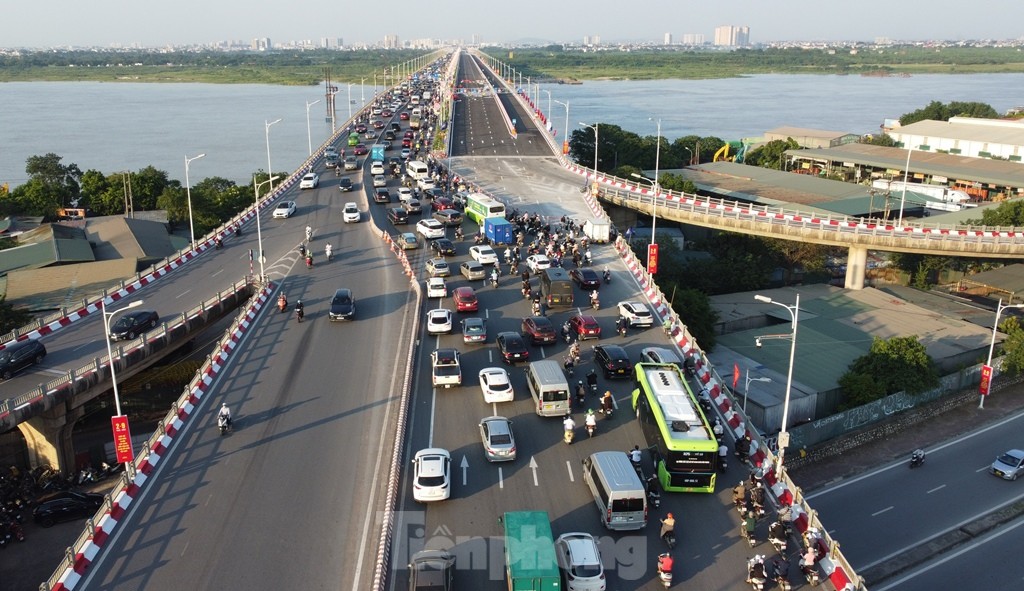 Vì sao cầu Vĩnh Tuy 2 thông xe xong phải đóng lại, phương tiện chưa thể di chuyển? - Ảnh 8.