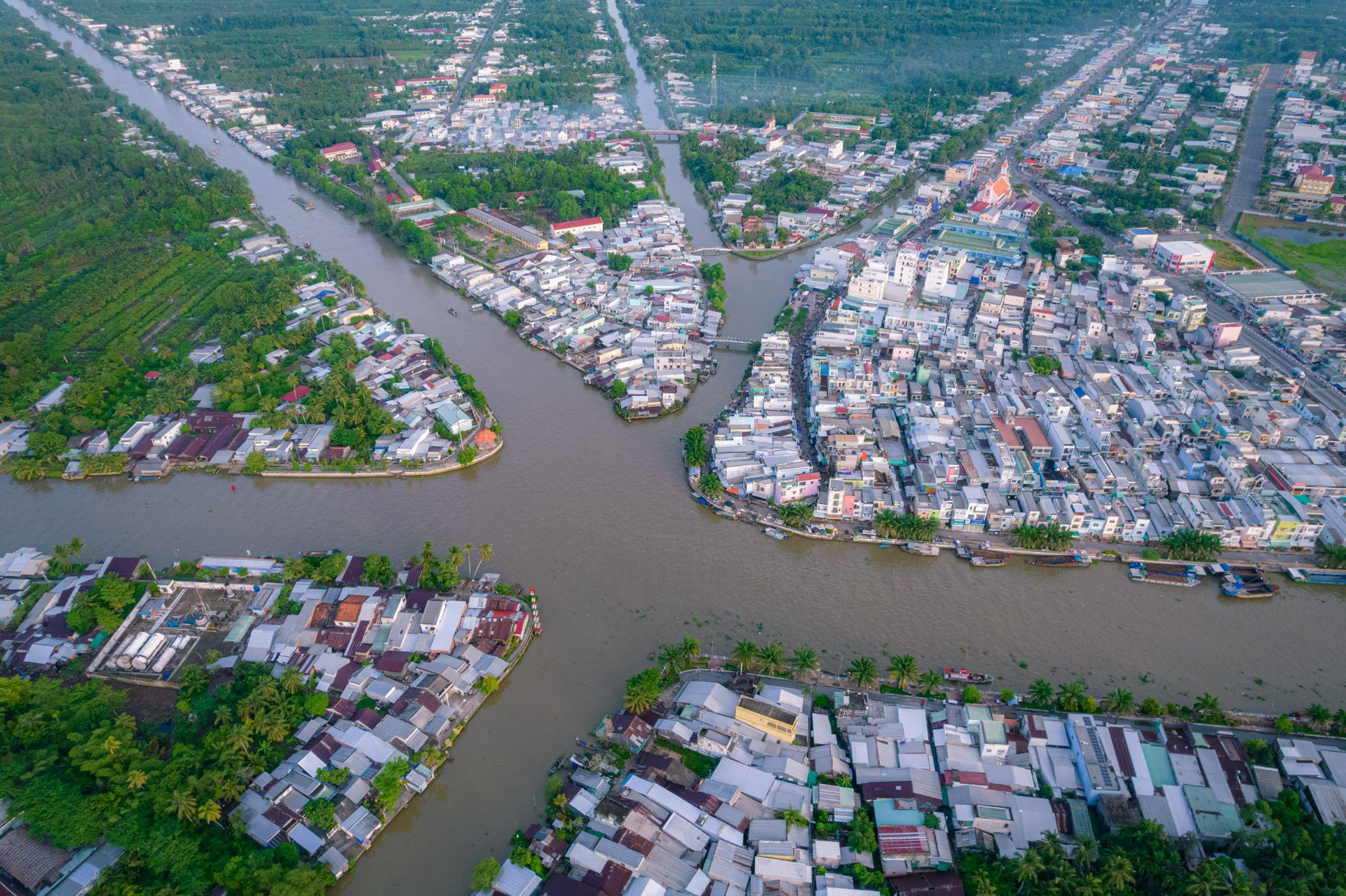 ‏Diện mạo tỉnh thuộc diện đề xuất sáp nhập, nửa đầu năm 2023 tăng trưởng cao nhất cả nước - Ảnh 9.