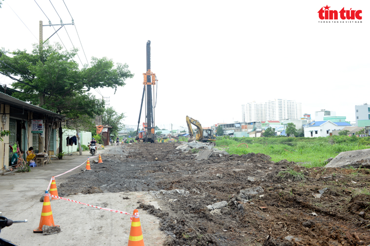 Dồn lực thi công dự án xây dựng hạ tầng và cải tạo kênh Tham Lương - Bến Cát - rạch Nước Lên - Ảnh 4. Dồn lực thi công dự án xây dựng hạ tầng và cải tạo kênh Tham Lương - Bến Cát - rạch Nước Lên - Ảnh 4.