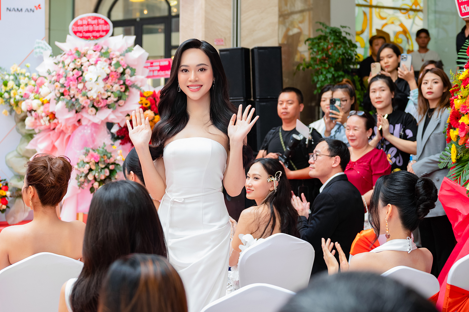 Hoa hậu Mai Phương đọ sắc với dàn hoa, á hậu, tiết lộ công việc tại VTV - Ảnh 5.