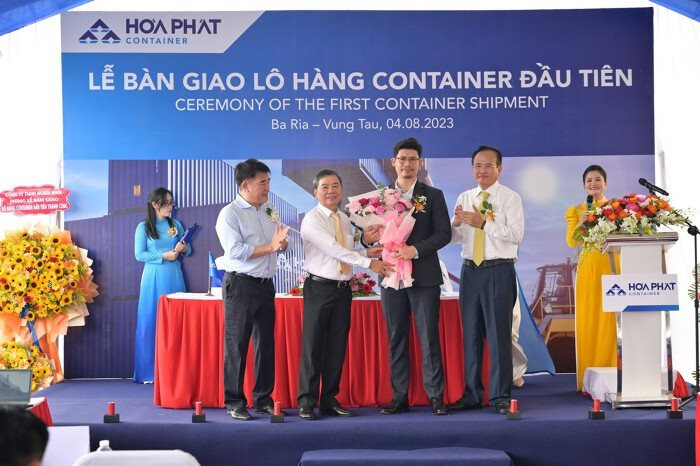 Hoà Phát đã đầu tư bao nhiêu, vay vốn như thế nào để sản xuất vỏ container? - Ảnh 2. Hoà Phát đã đầu tư bao nhiêu, vay vốn như thế nào để sản xuất vỏ container? - Ảnh 2.