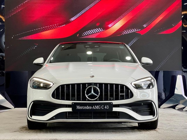 Loạt xe sang đua giảm giá ‘tất tay’: Mercedes giảm trên nửa tỷ chưa là gì so với mức giảm 1 tỷ của BMW - Ảnh 1.