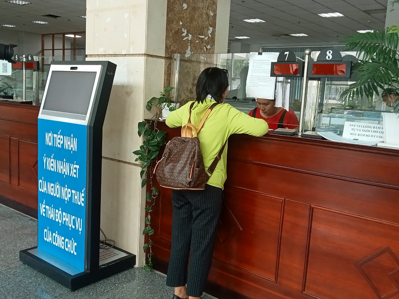 TP HCM: 100 doanh nghiệp nợ thuế hơn 7.861 tỉ đồng - Ảnh 1.