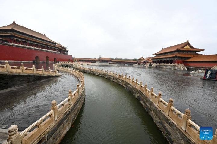 Tử Cấm Thành 'miễn nhiễm' với lũ lụt lịch sử tại Trung Quốc - Ảnh 1.