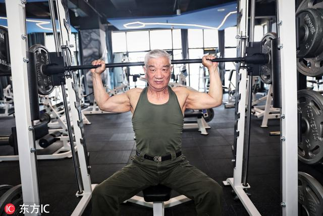 Đàn ông từ 45 - 55 tuổi vẫn thực hiện được 3 &quot;động tác&quot; này chứng tỏ cơ thể vẫn còn sung sức, thể lực tốt - Ảnh 2.