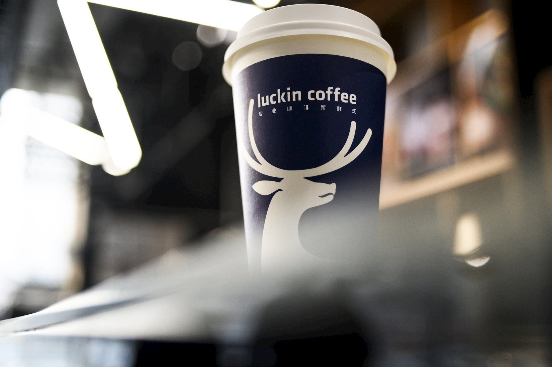 Thảm hoạ Starbucks: Bị mất ngôi vương vào tay 1 chuỗi từng phá sản, những ly cà phê giá 100  nghìn đồng dần thất sủng vì đắt đỏ - Ảnh 3.