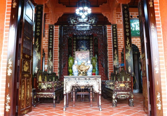 Ngôi nhà gốm 'độc nhất vô nhị' ở Vĩnh Long được xác nhận kỷ lục Việt Nam - Ảnh 2.