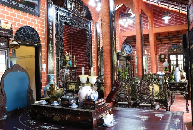 Ngôi nhà gốm 'độc nhất vô nhị' ở Vĩnh Long được xác nhận kỷ lục Việt Nam - Ảnh 3.