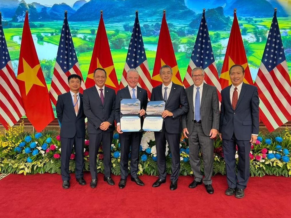 Nhiều thương vụ tỷ USD trong chuyến thăm Việt Nam của Tổng thống Mỹ - Ảnh 1.
