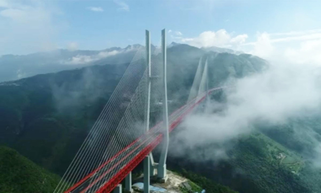 Bí ẩn vùng đất toàn cây cầu &quot;khổng lồ&quot; cao nhất thế giới của Trung Quốc - Ảnh 2.
