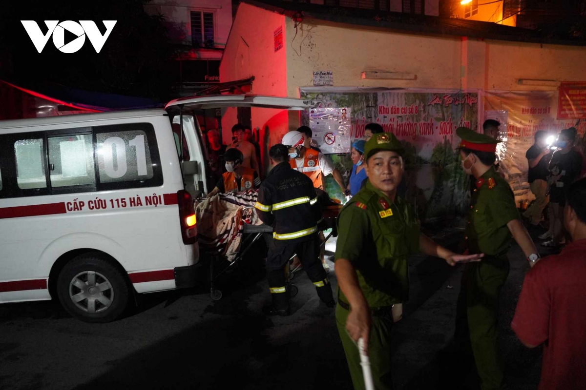 Nhiều người tử vong trong vụ cháy chung cư mini ở Hà Nội - Ảnh 6.