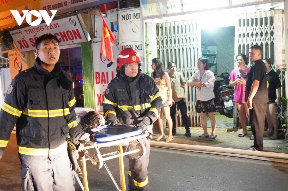 Nhiều người tử vong trong vụ cháy chung cư mini ở Hà Nội - Ảnh 7.