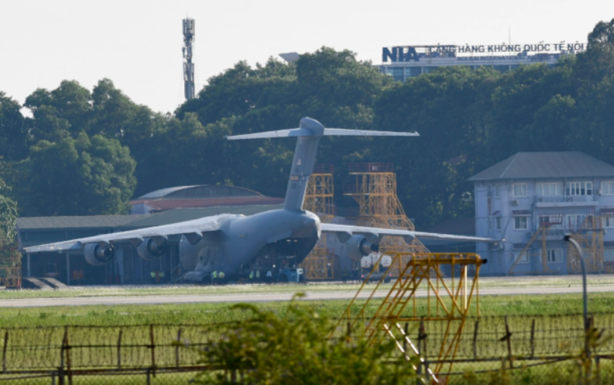 Siêu vận tải 'ngựa thồ' C-17 phục vụ đoàn ông Biden đến Hà Nội có gì đặc biệt? - Ảnh 2.