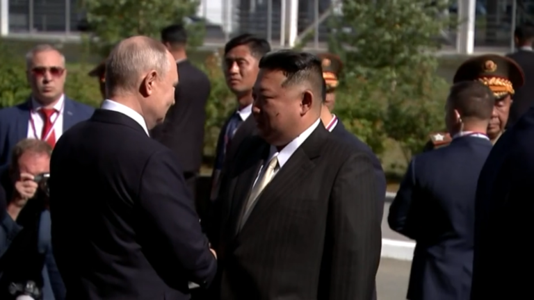 Tổng thống Nga tiếp đón nhà lãnh đạo Triều Tiên - Ảnh 1.