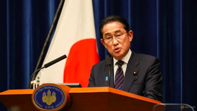 Nhật Bản có thể sắp thay cả bộ trưởng ngoại giao và quốc phòng - Ảnh 1.