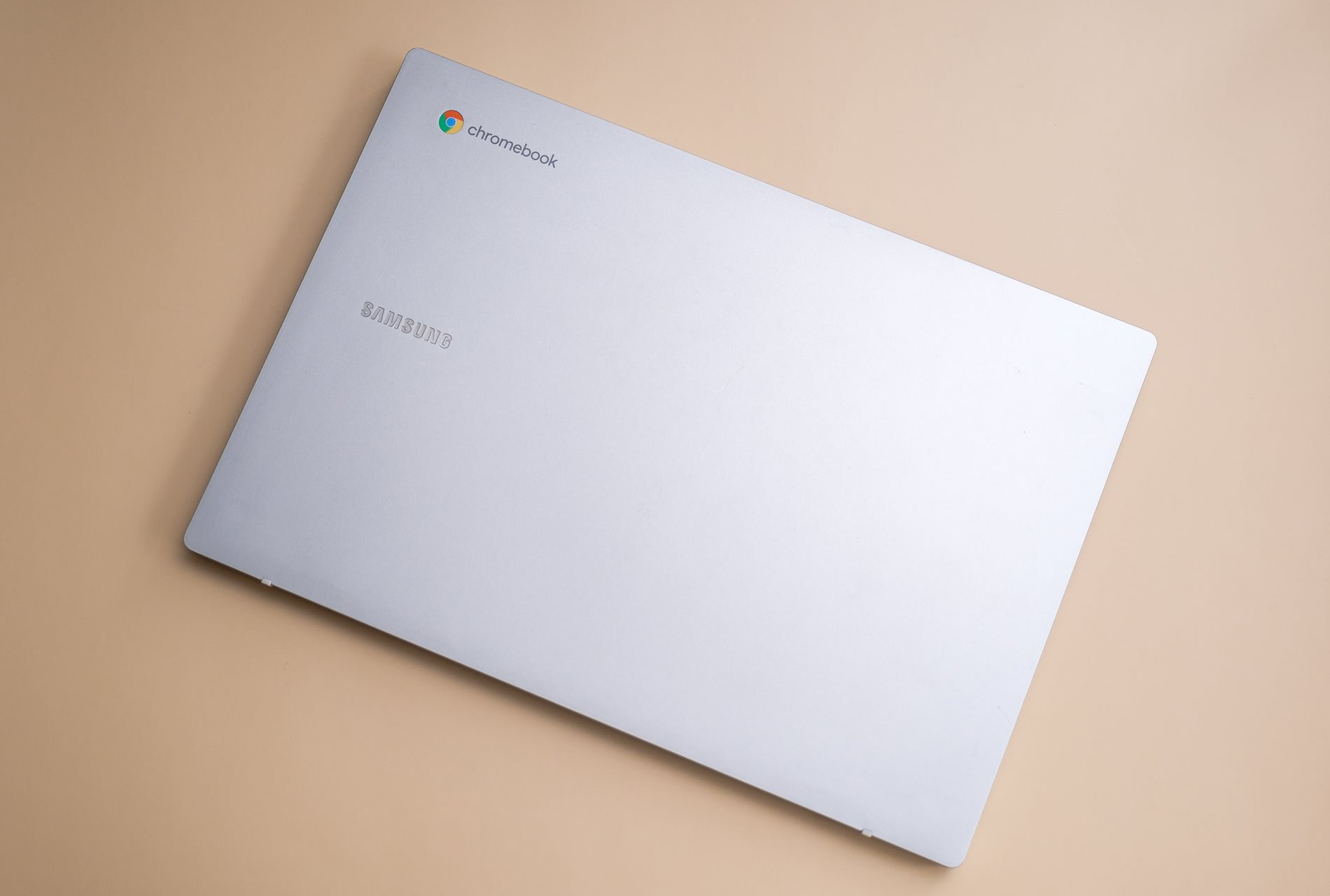 Samsung vừa đưa một mẫu laptop đặc biệt về nước, tham vọng biến nó thành lựa chọn số một phục vụ việc dạy và học - Ảnh 1.