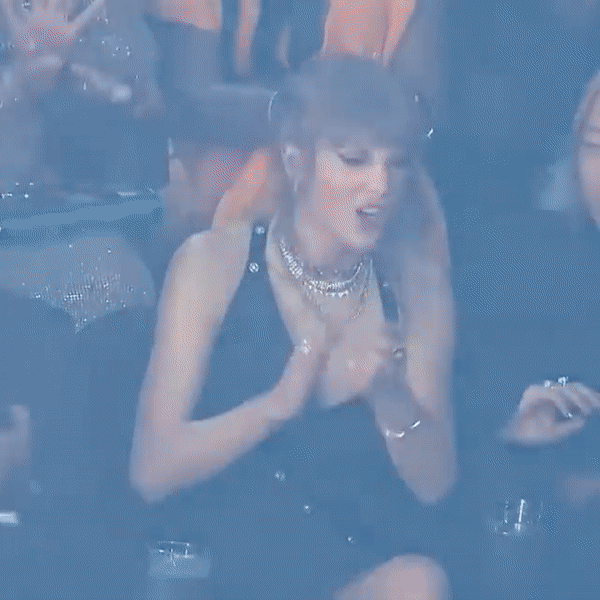 &quot;Nữ hoàng&quot; VMAs 2023 gọi tên Taylor Swift: &quot;Chặt chém&quot; trên thảm hồng, giật 9 chiếc cúp không bằng khoảnh khắc rơi nhẫn 400 triệu - Ảnh 14.