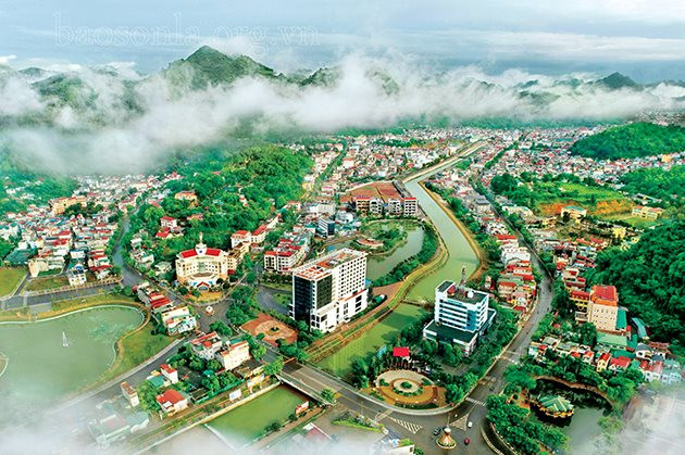 Sơn La sẽ mở rộng thành phố, thành lập 2 thị xã Mộc Châu và Quỳnh Nhai - Ảnh 1.