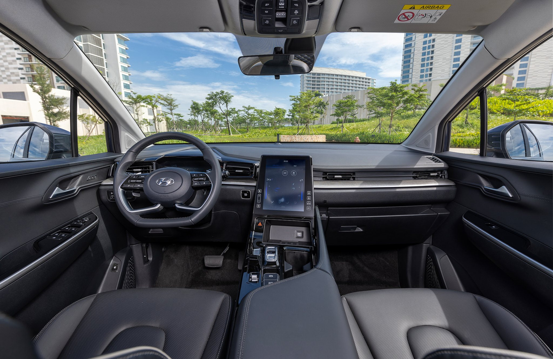 Hyundai Custin giá 850-999 triệu đồng tại Việt Nam: Toyota Innova mới chưa về nước đã gặp 'đối cứng' - Ảnh 6.