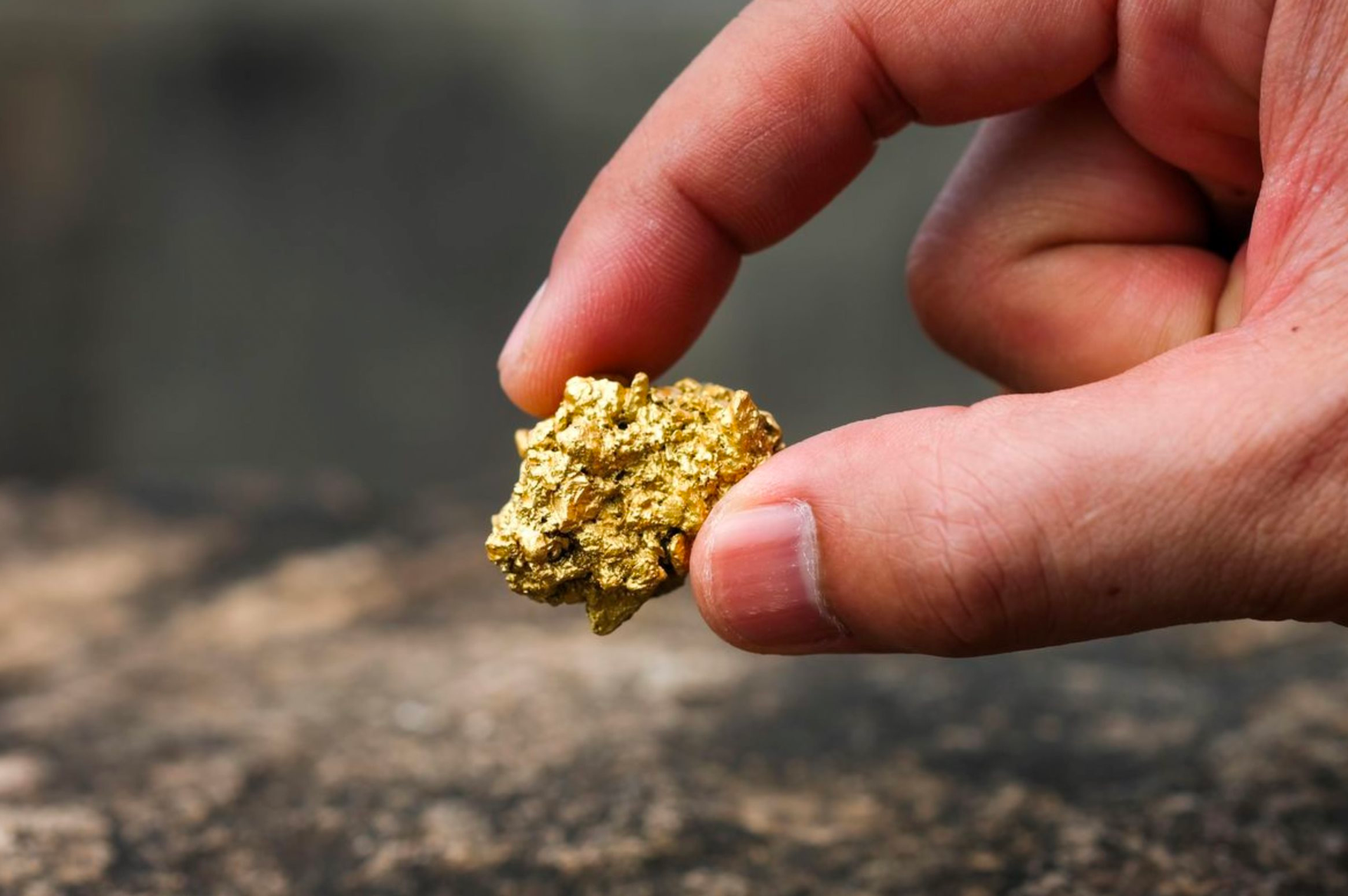 Hé lộ bất ngờ về nơi chứa 99% lượng vàng của thế giới: Ai cũng đang đứng trên ‘núi vàng’ nhưng đưa lên mặt đất là điều ‘không tưởng’ - Ảnh 1.