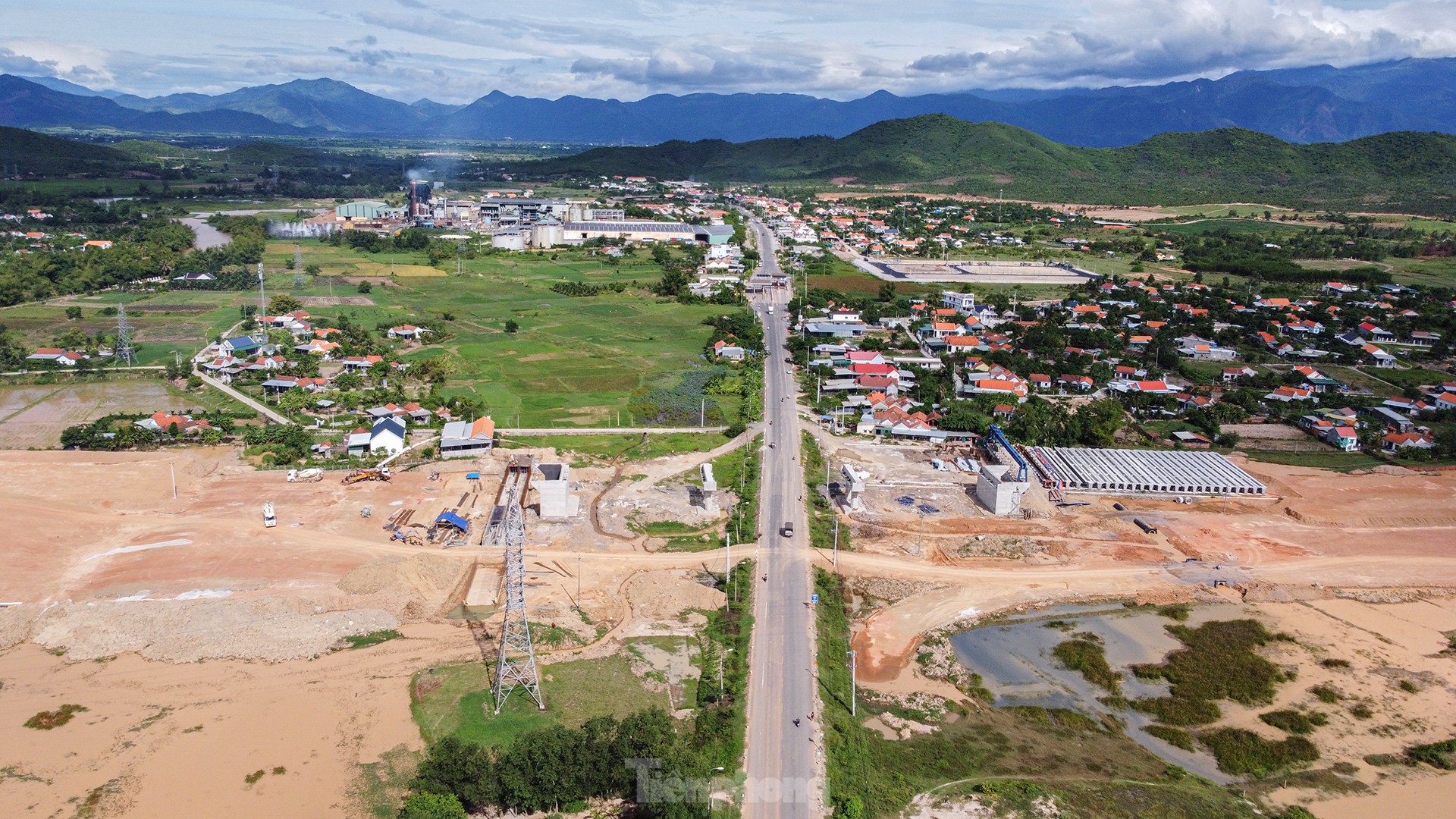 Cận cảnh cao tốc Vân Phong - Nha Trang gần 12.000 tỷ nguy cơ 'lụt' tiến độ - Ảnh 14.