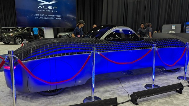 Cận cảnh mẫu xe bay 'độc nhất vô nhị' tại triển lãm ô tô Mỹ - Ảnh 2.
