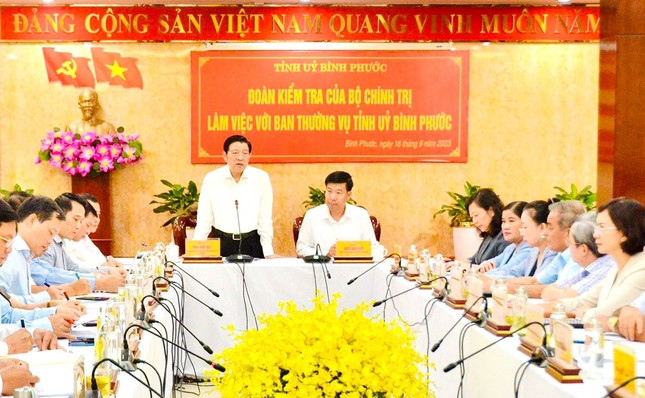 Công bố quyết định kiểm tra của Bộ Chính trị với Ban Thường vụ Tỉnh ủy Bình Phước - Ảnh 1.