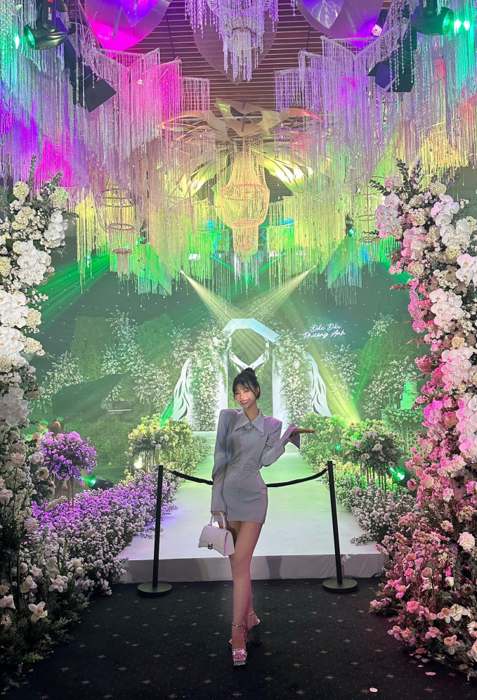 Khách mời đình đám ở đám cưới Á hậu Phương Anh: Đỗ Hà - Khánh Vân rạng rỡ, khung ảnh hội mỹ nhân đọ sắc gây sốt - Ảnh 7.