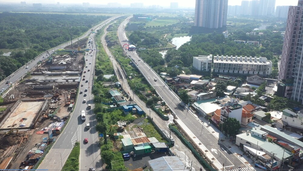 Thông xe đường song hành dọc theo cao tốc TP. HCM - Long Thành - Dầu Giây - Ảnh 2.