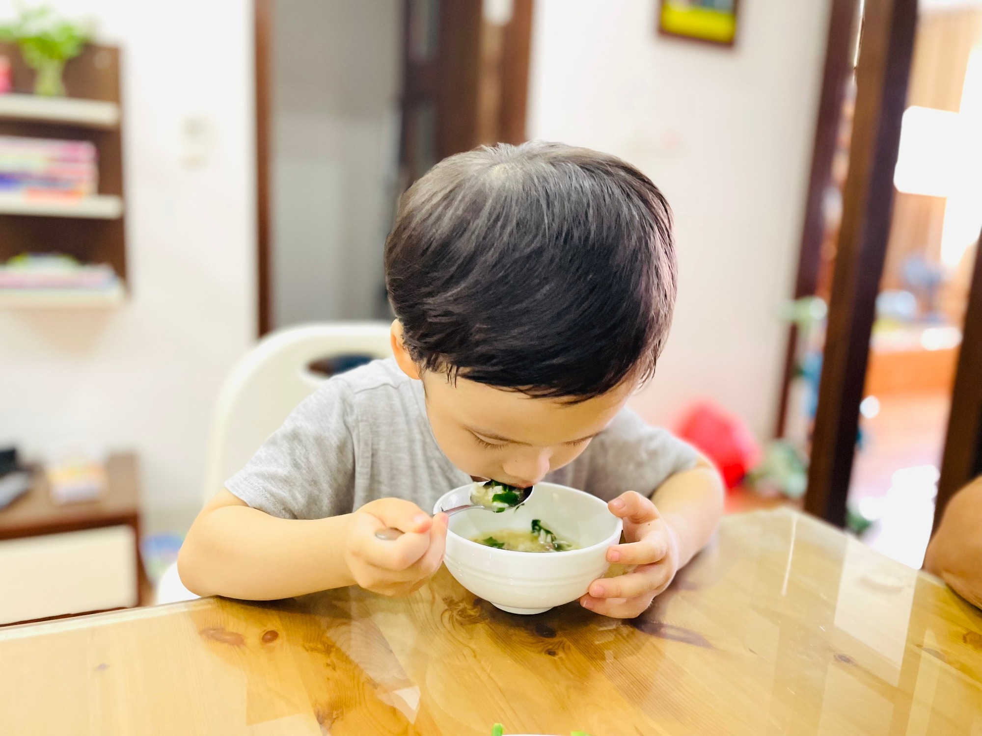 Chuyên gia chỉ cách bổ sung dinh dưỡng để tăng cường sức khỏe cho trẻ trong thời điểm xuất hiện nhiều dịch bệnh - Ảnh 3.