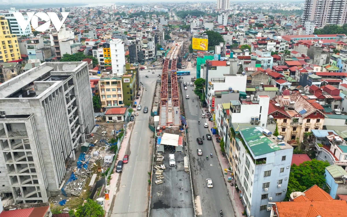 Cầu vượt Nguyễn Văn Cừ - Hồng Tiến gấp rút thi công sau vướng mắc mặt bằng - Ảnh 11.