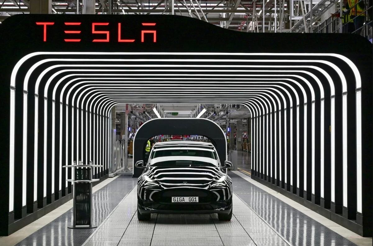 Elon Musk và Tesla ăn mừng vì... biểu tình ngành ô tô: Hậu quả khi người lao động thất thế do xe điện cần ít nhân công hơn - Ảnh 3.