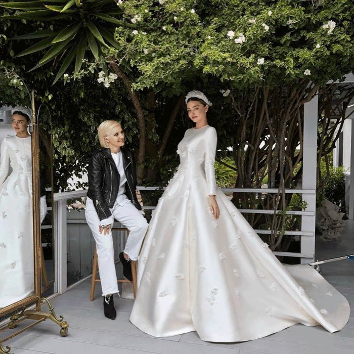 Outfit đỉnh cao của 6 cô dâu Dior: Váy của Song Hye Kyo, Angelababy liệu có đẹp nhất? - Ảnh 5.
