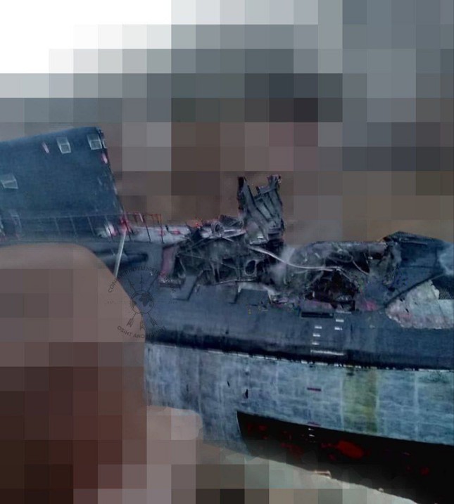 Xuất hiện hình ảnh tàu ngầm Rostov-on-Don Nga bị hư hỏng nghiêm trọng sau cuộc tấn công của Ukraine - Ảnh 1.